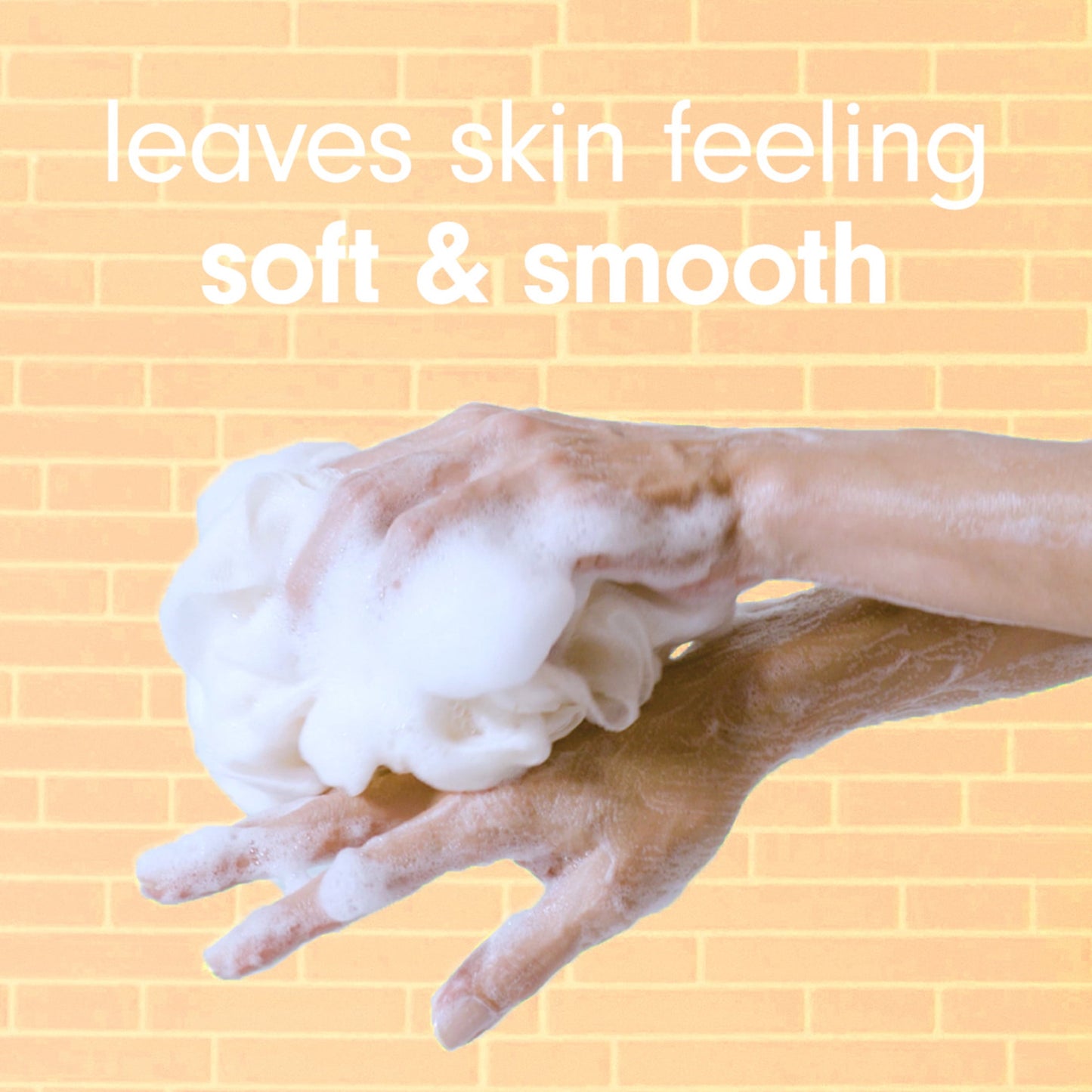 Softsoap Exfoliating Body Wash, Blackberry Sugar – Gently Cleanses & Polishes for All Skin Types – 20 fl oz Bottle